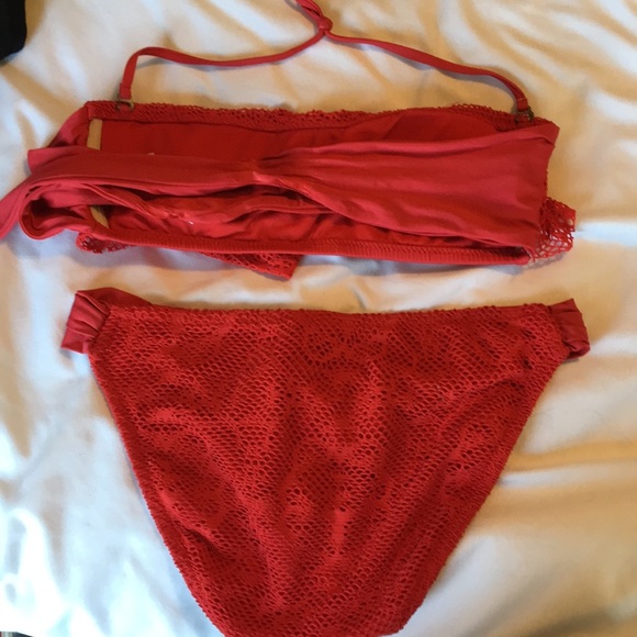 Bikini - Picture 2 of 2